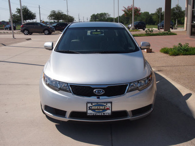 kia forte 2013 silver sedan 4dr sdn ex at gasoline 4 cylinders front wheel drive not specified 75070