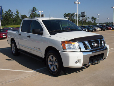 nissan titan 2011 white sv 8 cylinders automatic with overdrive 77656