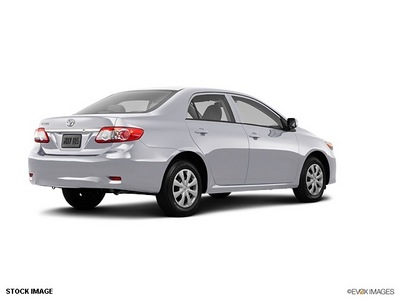 toyota corolla 2013 silver sedan gasoline 4 cylinders front wheel drive not specified 76210