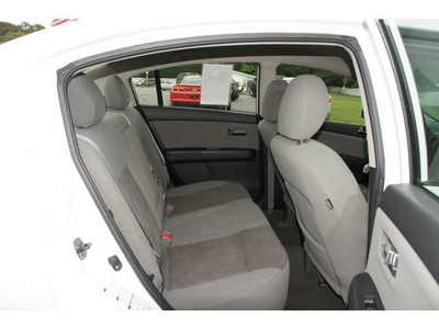 nissan sentra 2011 white sedan 2 0 4 cylinders automatic 28677