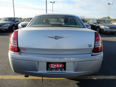 chrysler 300c 2006 silver sedan 8 cylinders automatic 60915