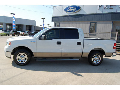 ford f 150 2006 white xlt 8 cylinders automatic with overdrive 77706