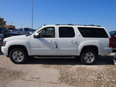 chevrolet suburban 2013 white suv lt 1500 8 cylinders automatic 78064