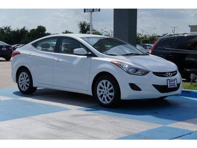 hyundai elantra 2011 white sedan gls 4 cylinders automatic 77094