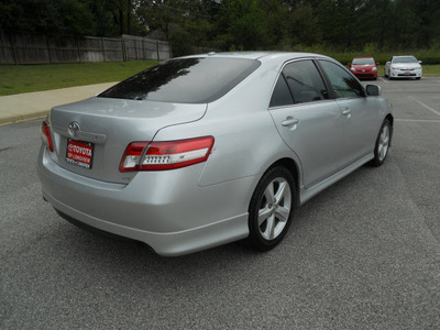 toyota camry 2010 silver sedan se 4 cylinders automatic 75604