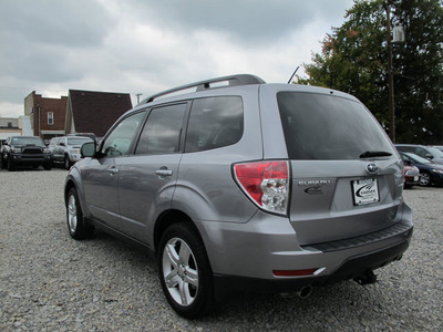 subaru forester 2009 dk  gray suv 2 5 x premium 4 cylinders manual 45324