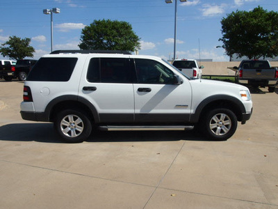 ford explorer 2006 suv gasoline 6 cylinders rear wheel drive not specified 75087