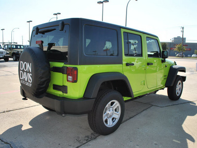 jeep wrangler unlimited 2013 green suv sport gasoline 6 cylinders 4 wheel drive automatic 76011
