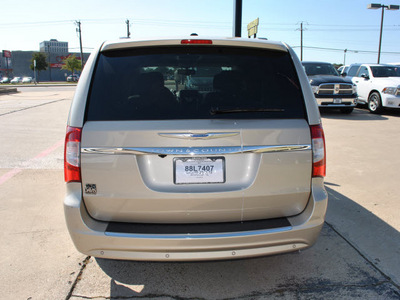 chrysler town and country 2013 beige van touring l flex fuel 6 cylinders front wheel drive automatic 76011