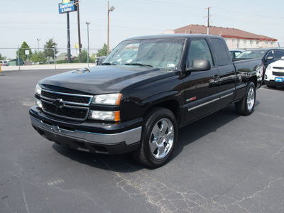 chevrolet silverado 1500 2006 black pickup truck lt 8 cylinders automatic 76234