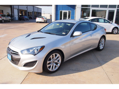 hyundai genesis coupe 2013 silver coupe 2 0t 4 cylinders automatic 77074