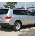 toyota highlander 2013 silver suv plus gasoline 6 cylinders front wheel drive automatic 78232