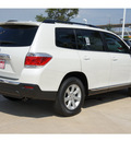 toyota highlander 2013 white suv plus gasoline 6 cylinders front wheel drive automatic 78232