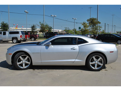 chevrolet camaro 2010 silver coupe 2lt gasoline 6 cylinders rear wheel drive automatic 78233