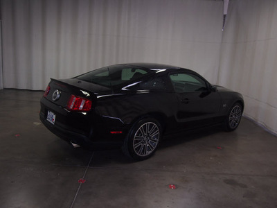 ford mustang 2010 black coupe gt premium 8 cylinders 5 speed manual 76108