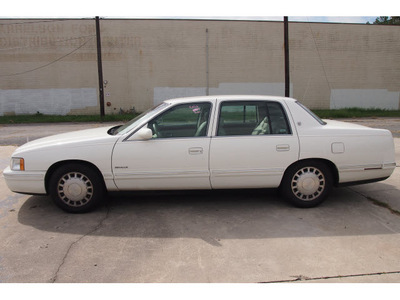 cadillac deville 1999 white sedan gasoline v8 front wheel drive automatic 28217