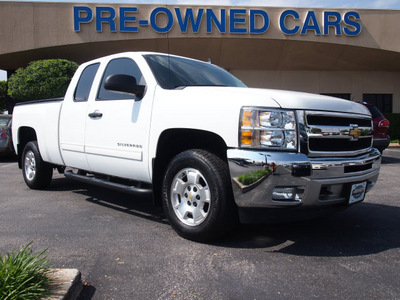 chevrolet silverado 1500 2011 white pickup truck lt flex fuel 8 cylinders 2 wheel drive automatic 75075