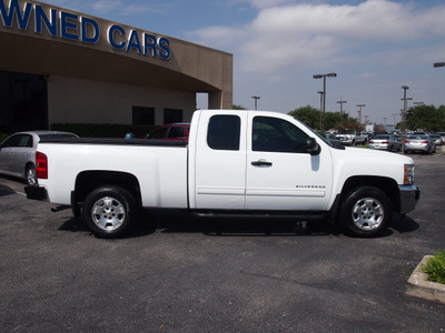 chevrolet silverado 1500 2011 white pickup truck lt flex fuel 8 cylinders 2 wheel drive automatic 75075