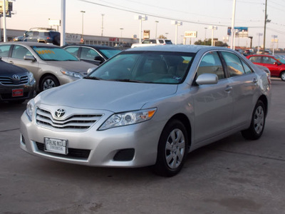 toyota camry 2011 silver sedan le 4 cylinders automatic with overdrive 77074