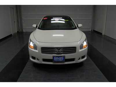 nissan maxima 2009 white sedan 3 5 sv gasoline 6 cylinders front wheel drive autostick 77630