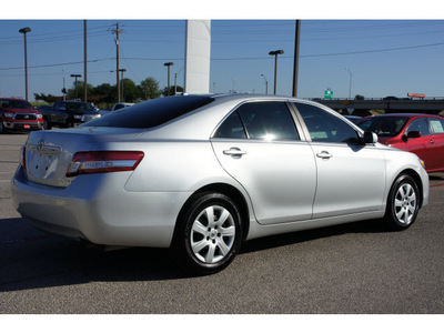 toyota camry 2010 silver sedan le gasoline 4 cylinders front wheel drive automatic 76543