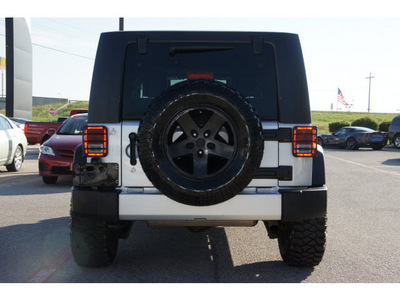 jeep wrangler unlimited 2009 silver suv x gasoline 6 cylinders 2 wheel drive automatic 76543