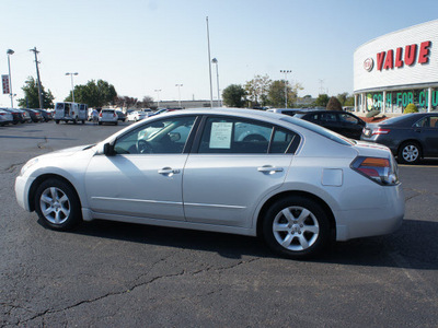 nissan altima 2009 silver sedan 4 cylinders automatic 19153