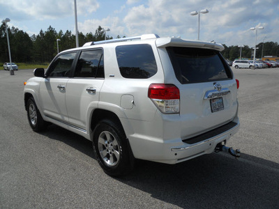 toyota 4runner 2011 white suv sr5 6 cylinders automatic 75604