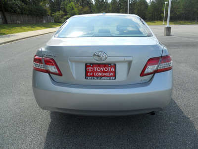 toyota camry 2011 silver sedan le 4 cylinders automatic 75604