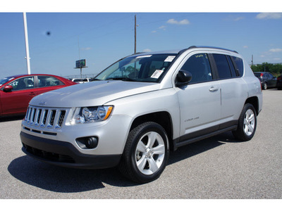 jeep compass 2011 silver suv sport gasoline 4 cylinders 2 wheel drive automatic 77471
