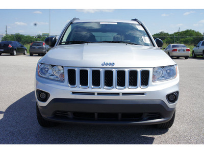 jeep compass 2011 silver suv sport gasoline 4 cylinders 2 wheel drive automatic 77471