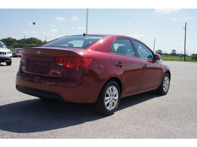 kia forte 2011 dk  red sedan ex gasoline 4 cylinders front wheel drive 5 speed with overdrive 77471