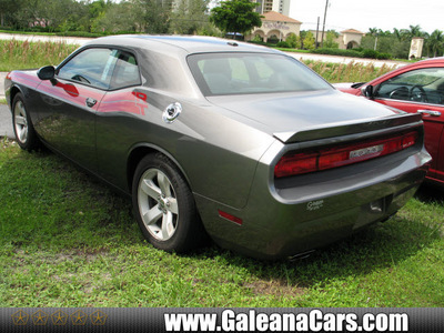 dodge challenger 2012 dk  gray coupe r t gasoline 8 cylinders rear wheel drive automatic 33912