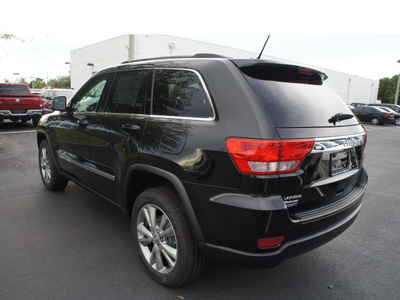 jeep grand cherokee 2013 black suv laredo 6 cylinders automatic 33157