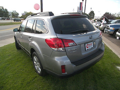 subaru outback 2010 gray wagon 2 5i premium gasoline 4 cylinders all whee drive automatic 81212