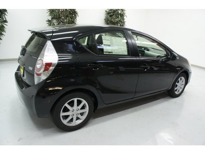 toyota prius c 2012 black three 4 cylinders not specified 91731