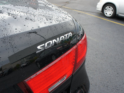 hyundai sonata 2010 black sedan gls gasoline 4 cylinders front wheel drive automatic 19153