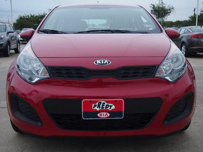 kia rio5 2013 dk  red hatchback lx gasoline 4 cylinders front wheel drive 6 speed manual 77034