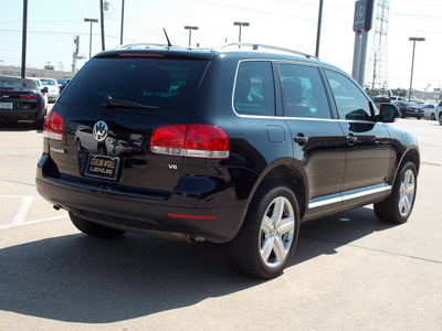 volkswagen touareg 2007 black suv v6 gasoline 6 cylinders all whee drive shiftable automatic 77074