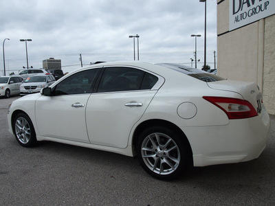 nissan maxima 2011 white sedan 3 5 s gasoline 6 cylinders front wheel drive automatic 76011