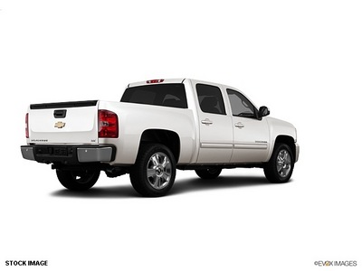 chevrolet silverado 1500 2013 white ltz flex fuel 8 cylinders 4 wheel drive 6 speed automatic 56001