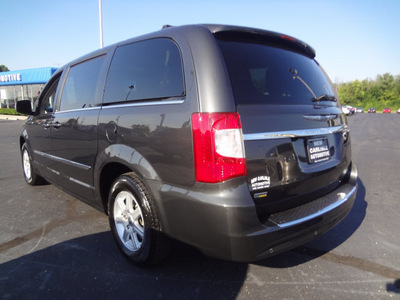 chrysler town and country 2012 gray van touring flex fuel 6 cylinders front wheel drive shiftable automatic 45344