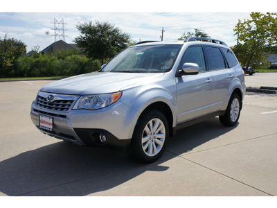 subaru forester 2013 silver wagon 2 5x limited gasoline 4 cylinders all whee drive automatic 77099