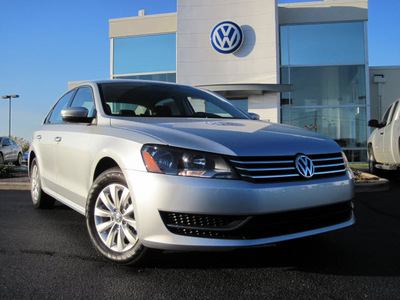 volkswagen passat 2013 silver sedan s gasoline 5 cylinders front wheel drive 6 speed automatic 46410