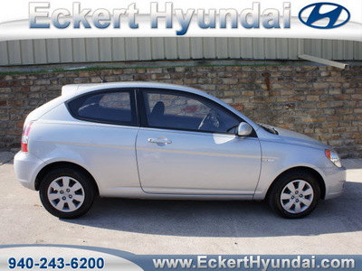 hyundai accent 2010 platinum silver hatchback gs gasoline 4 cylinders front wheel drive automatic 76210