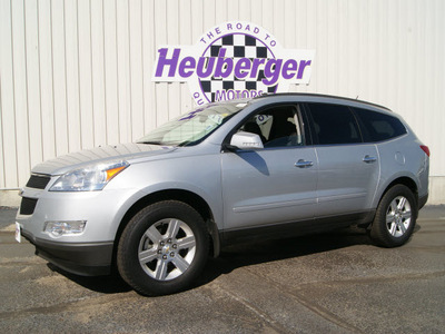 chevrolet traverse 2011 silver ice lt gasoline 6 cylinders all whee drive automatic 80905