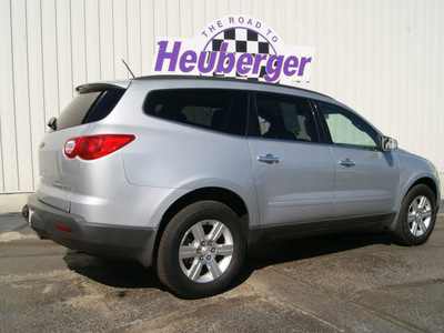 chevrolet traverse 2011 silver ice lt gasoline 6 cylinders all whee drive automatic 80905