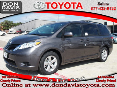toyota sienna 2013 dk  gray van le 8 passenger gasoline 6 cylinders front wheel drive automatic 76011