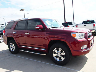 toyota 4runner 2013 dk  red suv sr5 gasoline 6 cylinders 4 wheel drive automatic 76011