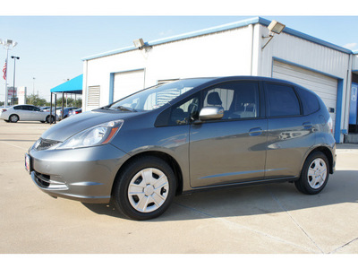 honda fit 2013 dk  gray hatchback gasoline 4 cylinders front wheel drive automatic 77034